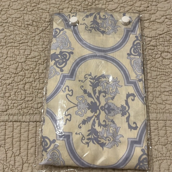 NIP Udder Cover for Nursing Mothers. - Picture 3 of 3